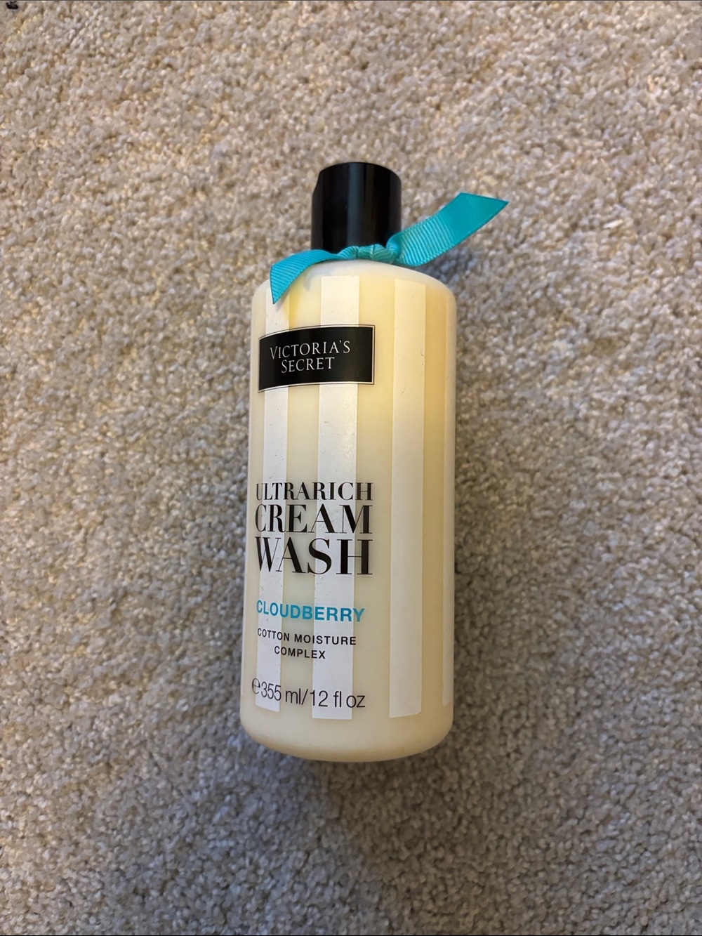 Victoria's Secret Cloudberry UltraRich Cream Wash - Cream with Teal Ribbon